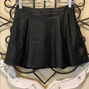 Forever 21 girls faux leather pleated skirt